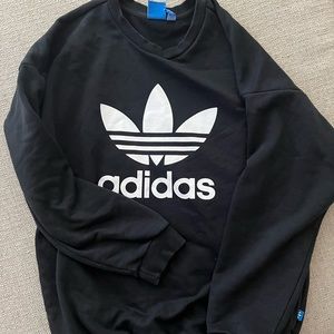 Womens adidas sweatshirt with pockets